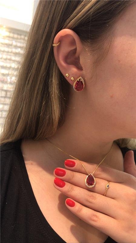 CONJUNTO GOTA RUBI COM DETALHES EM ZIRCÔNIAS CRISTAL FOLHEADO A OURO