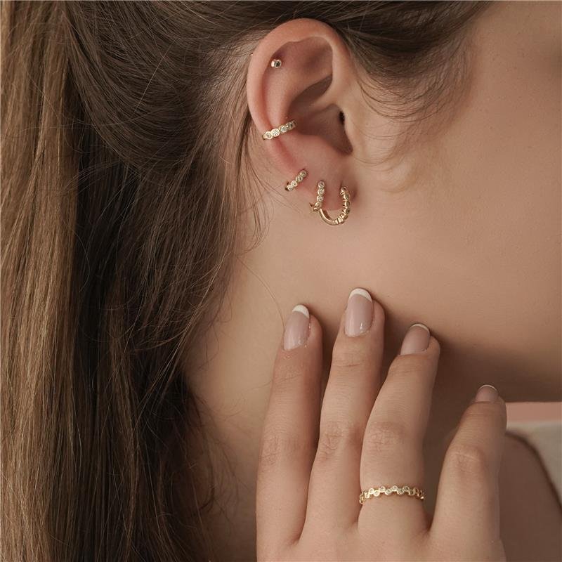 ANEL DELICADO COM PEDRA DE ZIRCONIA FOLHEADO A OURO