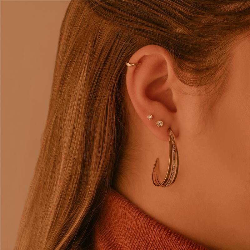 Brinco Meia Argola Com Pedras De Zircônia Folheado A Ouro