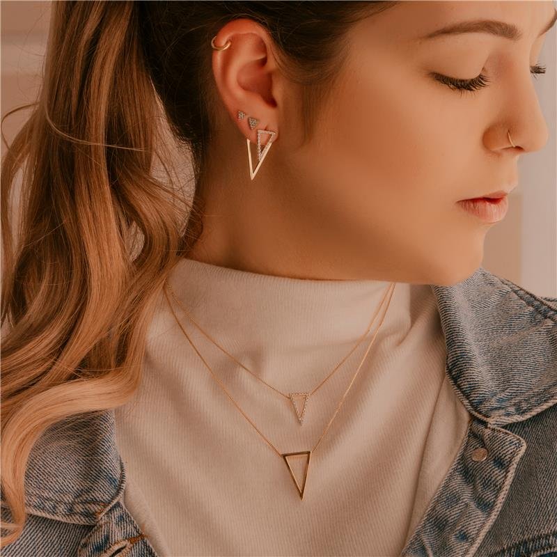 BRINCO TRIANGULO PEQUENO COM PEDRAS DE ZIRCÔNIA FOLHEADO A OURO