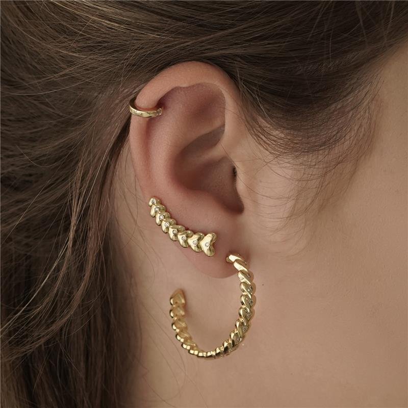 BRINCO ARGOLA PEQUENA COM PONTO DE LUZ FOLHEADO A OURO