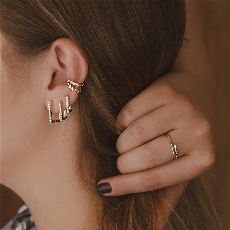 BRINCO QUADRADO PEQUENO COM PEDRAS DE ZIRCÔNIA FOLHEADO A OURO