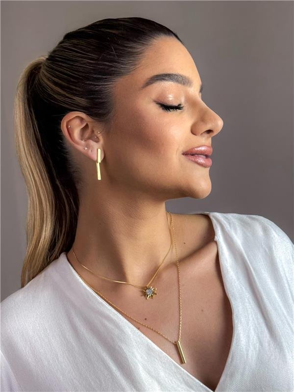 GARGANTILHA SOL COM PEDRAS DE ZIRCONIAS FOLHEADA A OURO