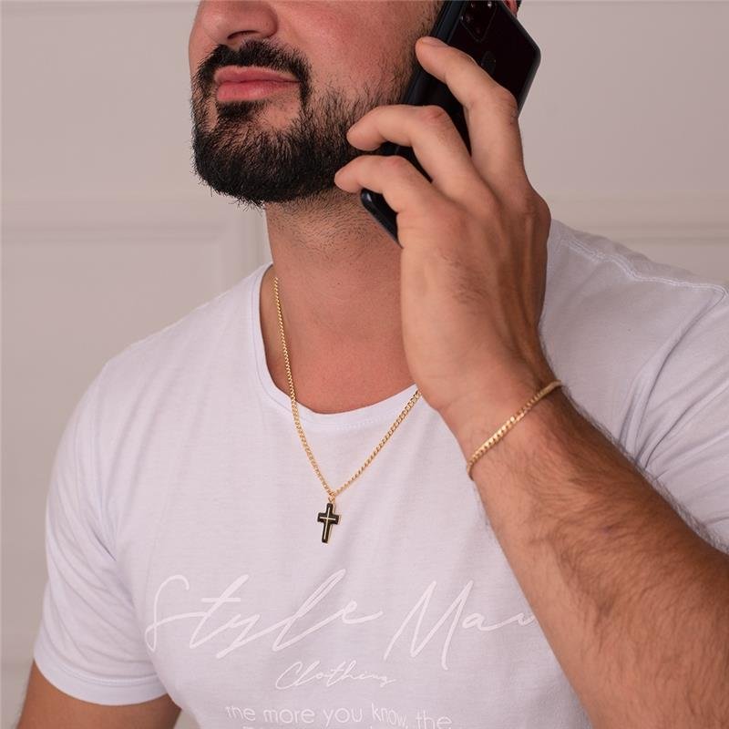PINGENTE CRUZ MASCULINO COM RESINA FOLHEADO A OURO