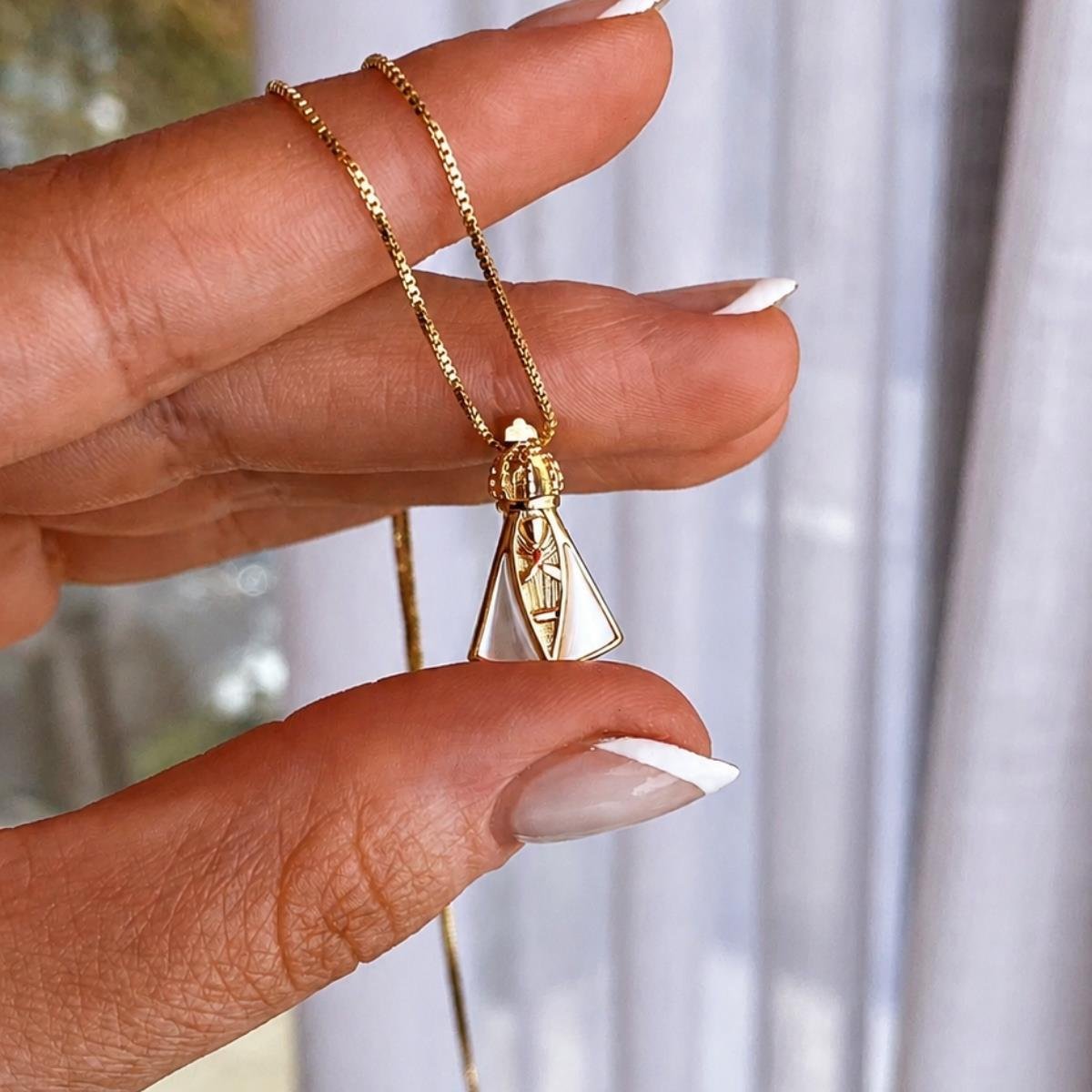 Colar Nossa Senhora Aparecida Madrepérola Banhado A Ouro 18k