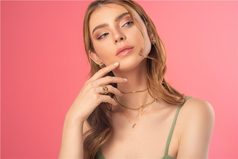 GARGANTILHA ELOS DIAMANTADOS COM FECHO ESTILO TIFFANY FOLHEADA A OURO