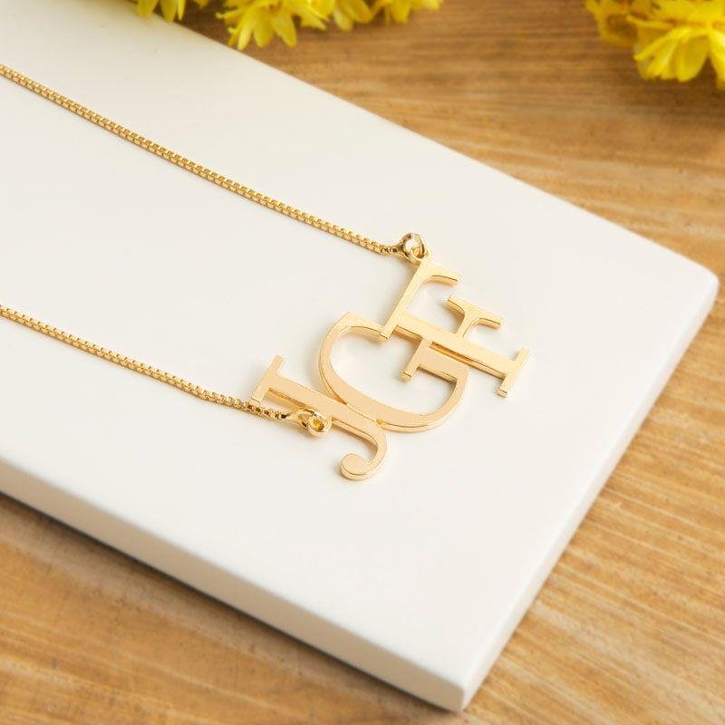GARGANTILHA MONOGRAMA DUAS LETRAS PERSONALIZÁVEL FOLHEADA A OURO