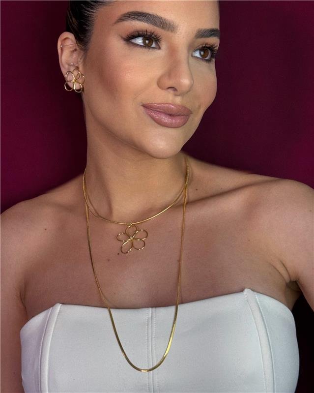 GARGANTILHA SEMI RÍGIDA COM PINGENTE FLOR FIO VAZADO FOLHEADO A OURO